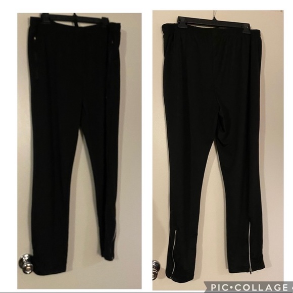 Umbro Other - Umbro track pants lightweight Mens sweats are a size Large.